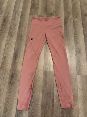 Under Armour UA Rush Crop Mesh Panel Leggings Dusty Rose Pink Size Small 28” ins